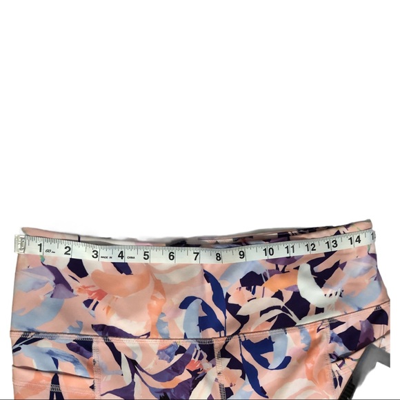 ππ½ββοΈbebe sport | Pink Floral Print Athletic Pocket Capri Pants - Picture 15 of 15